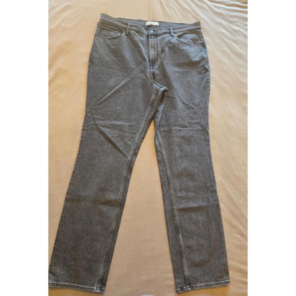 Abercrombie & Fitch Slim Straight Ultra High Rise Black Denim Pant (34/18L)